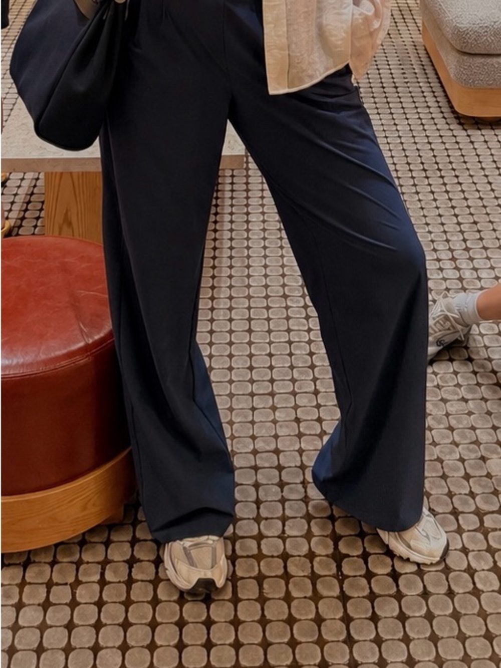 ALO Yoga Wide-Leg Pants in Black